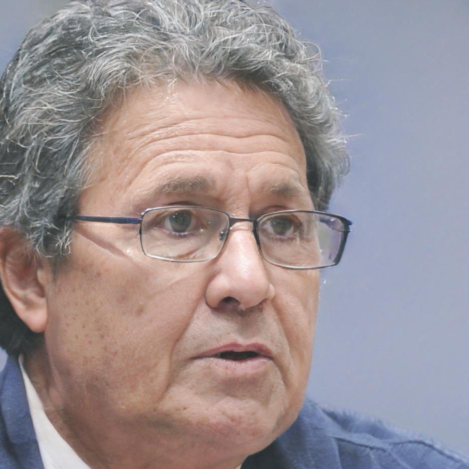 Retrato profesional de Esteban Quiroga